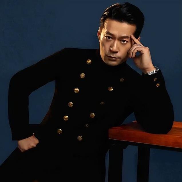 谭凯：因演技太好被误认为是日本人，51岁仍未婚，和老母相依为命