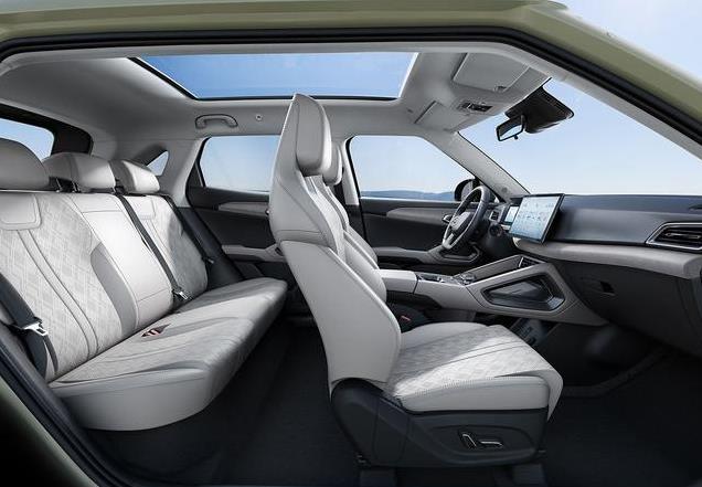 10万级纯电SUV对决！iCAR V23 PK比亚迪元UP 哪个更值得入手？