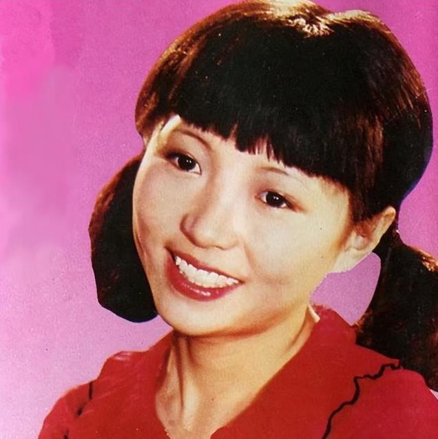 著名歌手程琳：8岁登台，13岁走红，56岁仍未婚，与养女相依为命