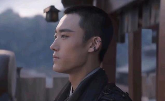 《大奉打更人》神殊如此强大，是什么人？他是女皇伴侣，半步武神