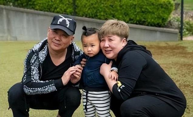 少班主熬出头了？郭德纲高调宣布，郭麒麟是德云社唯一继承人