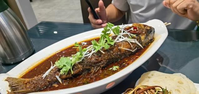 解锁代县熬鱼：舌尖上的鲜美与历史，细品传统的绝妙滋味！