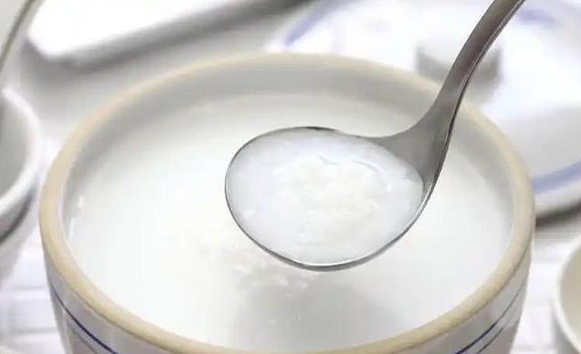 医生提醒：老年人晚餐常吃稀饭，小心半年后身体出现这4大变化！