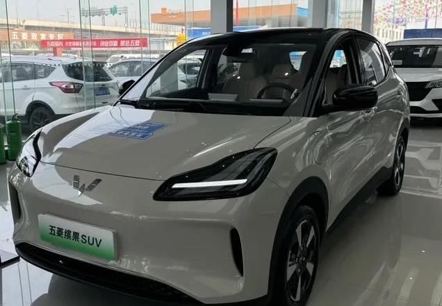 6万预算选车难?埃安UT与五菱缤果PLUS对比,哪个更适合年轻人?