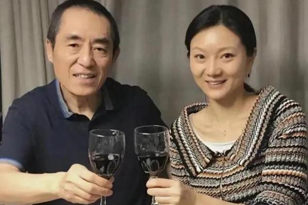 张艺谋74岁，陈婷43岁，岁月雕刻24年婚姻，背后故事不为人知！