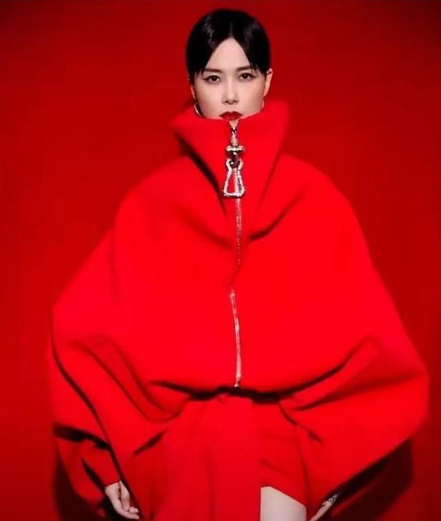 李宇春：从《超级女声》到全能艺人，如何成就华语乐坛天后？