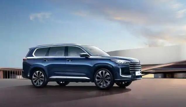 揽月与领克09对比,家庭用车选哪个更合适?性价比谁更高?