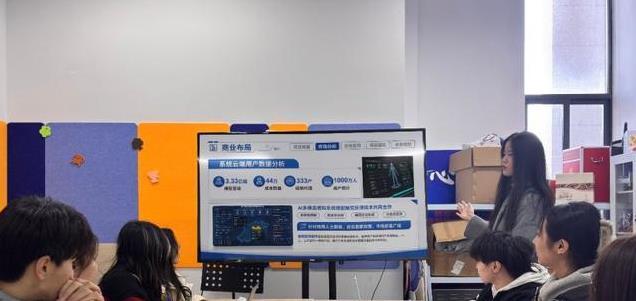 科技点亮出行路，视障人士不再孤单，智能导航让每一步更安心