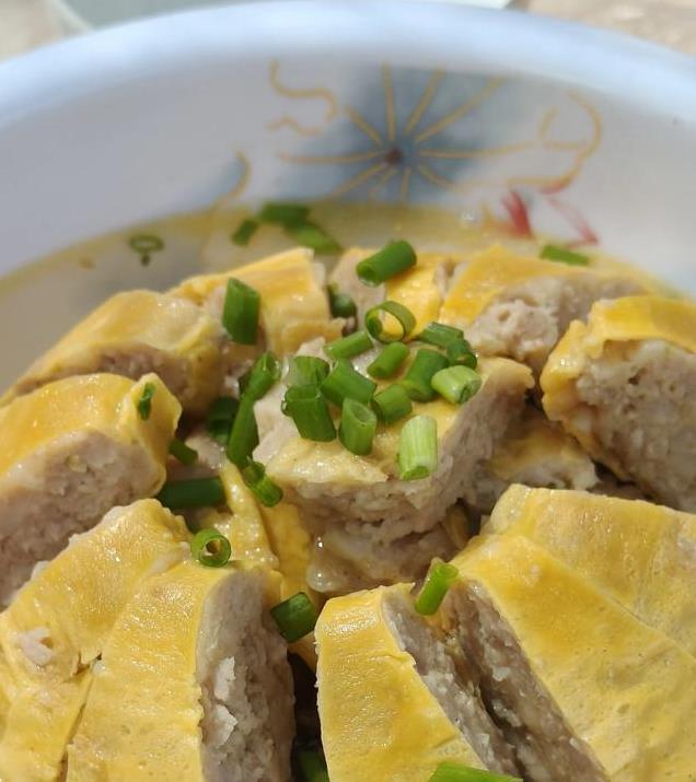 川菜席桌上的温暖记忆，镶碗端上桌泪湿眼眶，昔日味道如今成思念