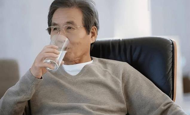 医生提醒睡对才有效！午睡坚持半年试试？高血糖或将迎来4大好转