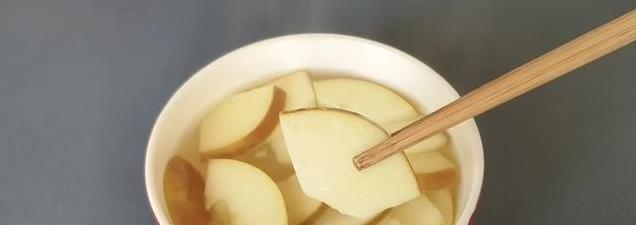 苹果加大蒜蒸一蒸，竟能缓解感冒？老一辈的“神奇”土方法