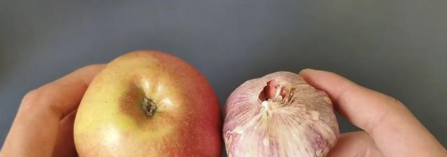 苹果加大蒜蒸一蒸，竟能缓解感冒？老一辈的“神奇”土方法