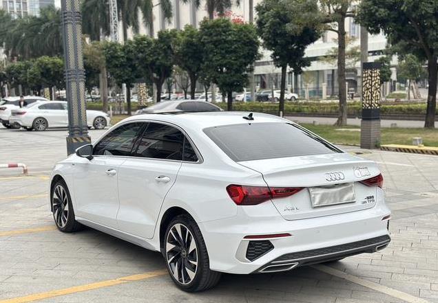 奥迪A3准新车12.68万，动力配置不输新车，油耗却让你想不到！