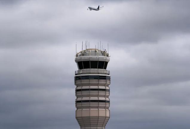 全美40家机场航班量或削减10%