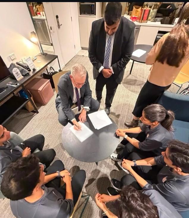 曝伊朗女足已启程前往机场 名记：将为他们申请庇护做最后努力