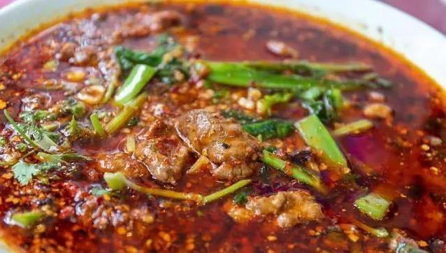 家常水煮牛肉秒杀馆子，3步做出麻辣嫩滑，谁吃都夸香