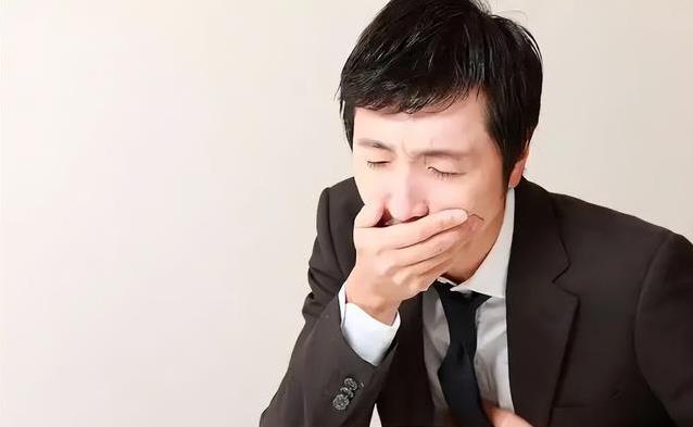 头晕说话不清不是小事，4个信号频现，脑出血或在敲门