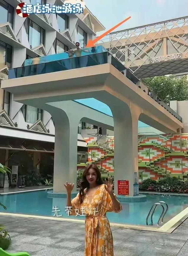 姜潮带娃闯雨林，37岁麦迪娜美成少女，幸福生活羡煞旁人