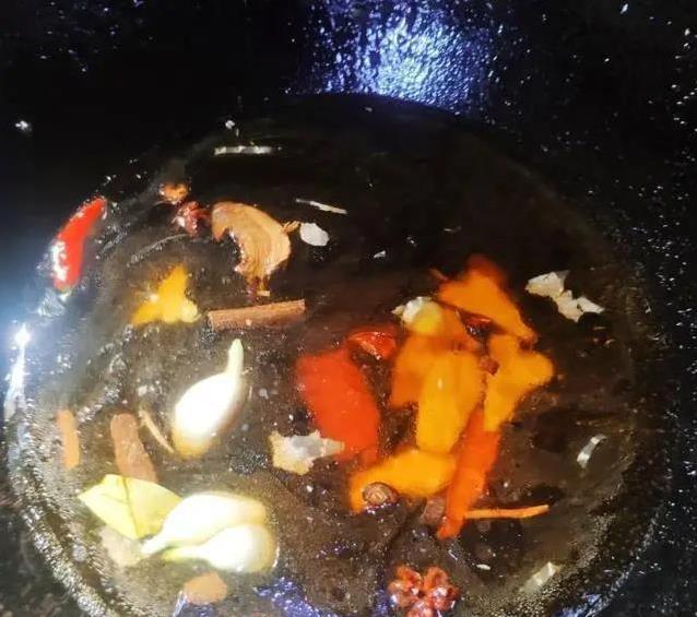 熟食店猪头肉贵又不香，自己在家做，25分钟出锅超好吃
