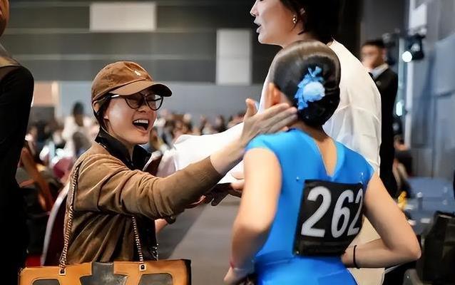 孙俪缺席研讨会陪女儿夺冠，伦敦旧地重游，她的人生赢家秘诀？