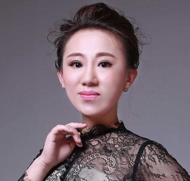 春晚爆红一夜成名，丫蛋为爱连结两婚，如今县城舞台谋生路