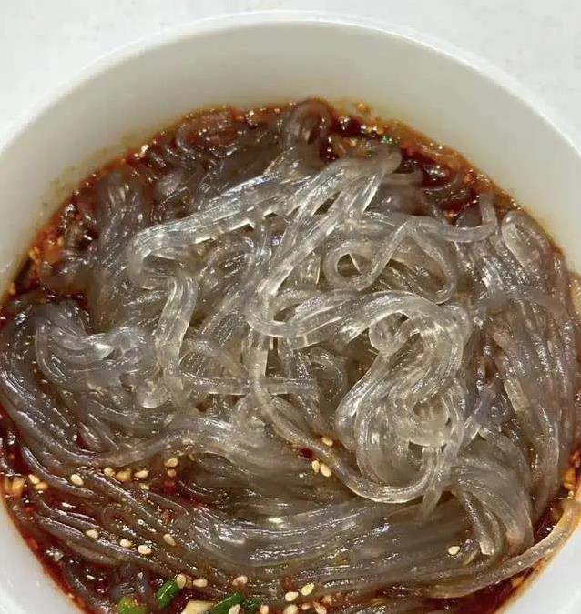 酸辣粉在家做，10分钟出锅，味道秒杀路边摊？