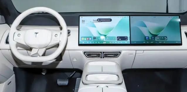 华为智驾加持30万SUV，空间堪比移动客厅，能火遍全国吗？