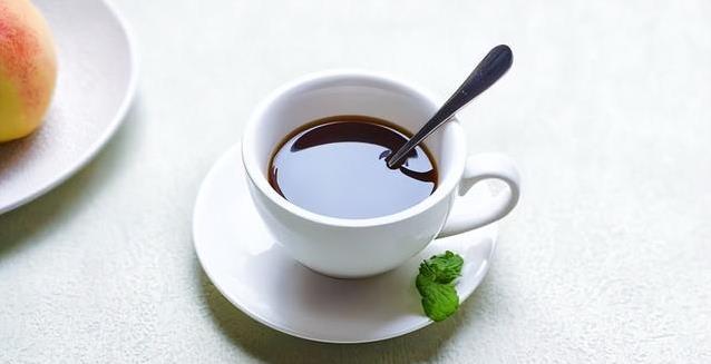 喝黑咖啡真能瘦7斤？运动前一杯，效果翻倍？小心胃先抗议！