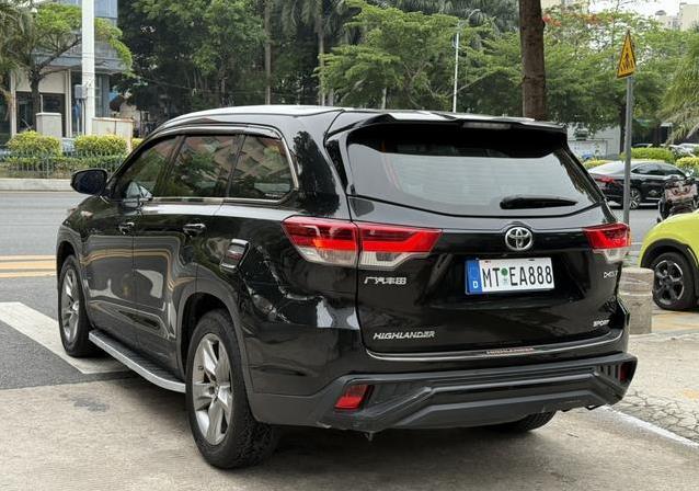 13万公里汉兰达仅13.68万，空间超大7座SUV，值不值得买？