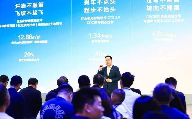 全家出游不挤了！深蓝S09第三排真舒服，装7个箱子没问题？