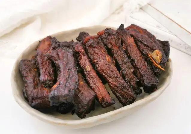 儿子不爱牛肉汤却馋牛肉干，70块做一盘，香到邻居来敲门