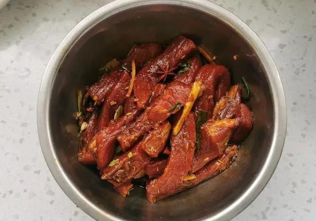 儿子不爱牛肉汤却馋牛肉干，70块做一盘，香到邻居来敲门