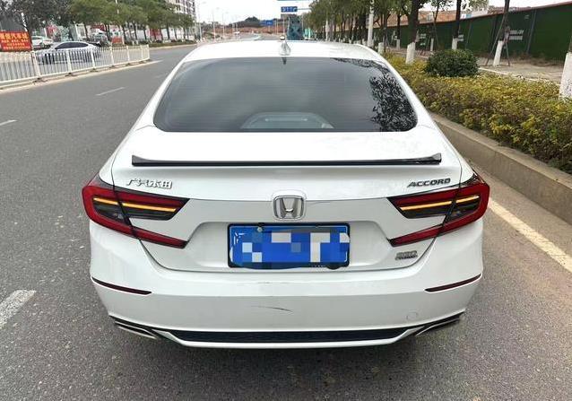 2.7万公里雅阁，13.8万入手准新车，家用代步真香吗？