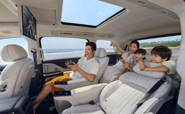 省5.5万买豪车？岚图梦想家降价，安全豪华全配齐