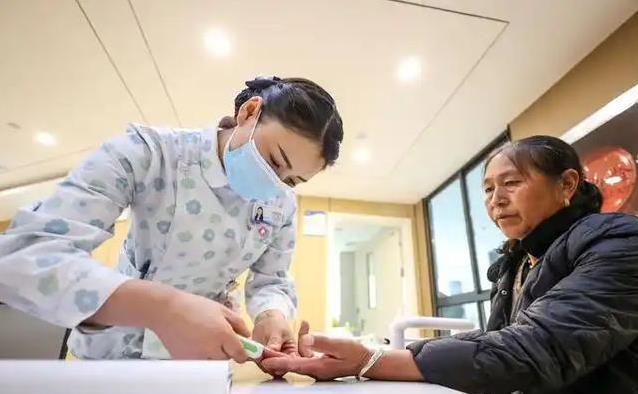 生吃西红柿稳血糖？3种搭配放大效果，真相惊呆你