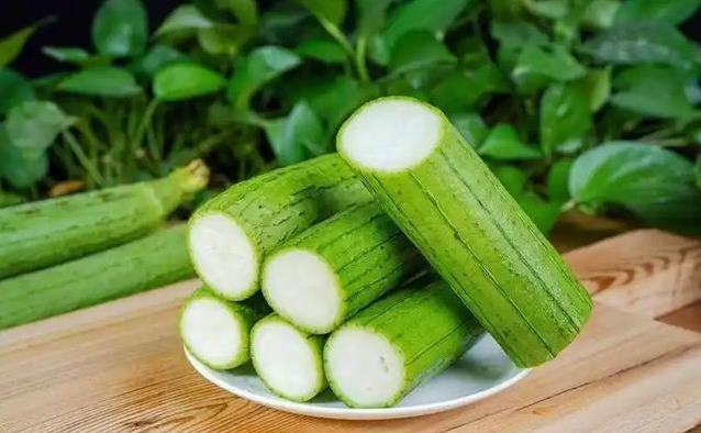 夏天爱吃丝瓜清火，脾胃虚寒却拉肚子，你中招了吗？