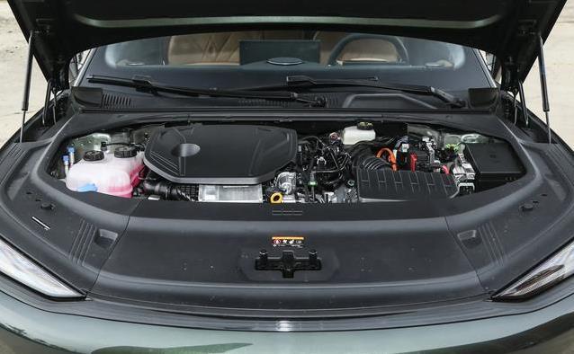 11万买中大型车，油耗仅0.9升，续航1530公里够硬核吗？
