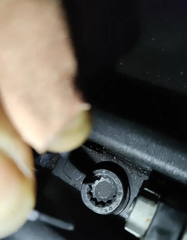 15万买途锐3.0T豪车，车况有瑕疵，值不值？