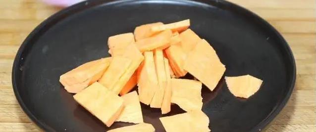 小米粥别直接煮！多加1步，红薯配出香浓味好喝到爆