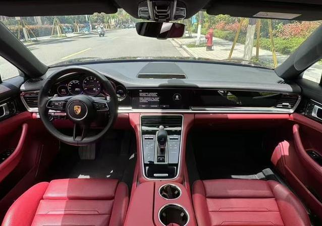 72.8万入手准新Panamera，省33万，豪车梦真这么香？