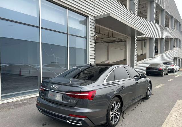 郑州街头捡漏豪车，20款奥迪A6L仅21万，值不值入手？