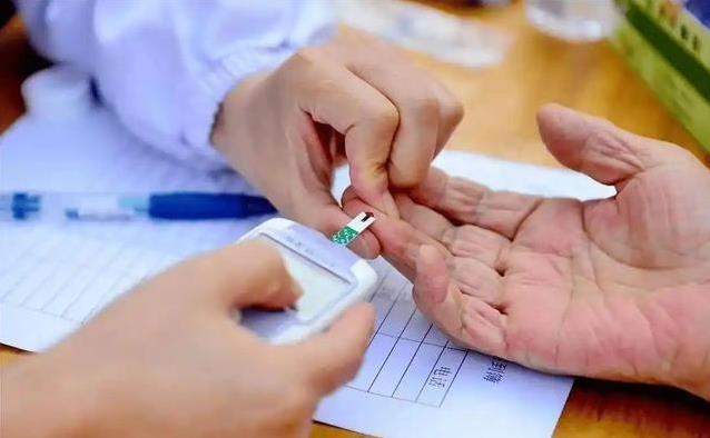 水果当饭吃血糖却飙高?4个习惯害你控糖失败?医生揭真相