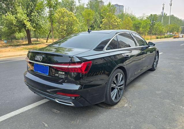 郑州准新奥迪A6L仅跑5.5万公里，22.58万入手值不值？