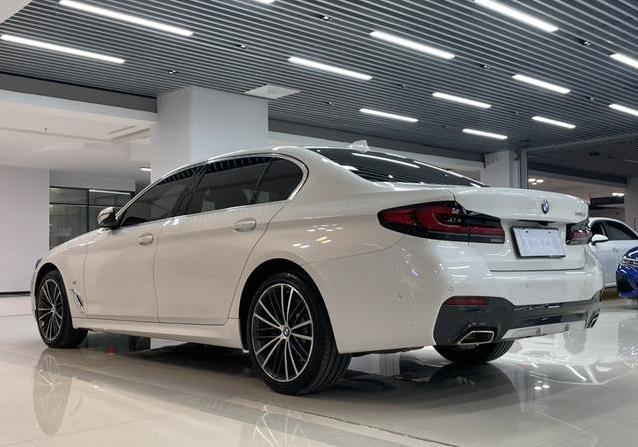 28万捡漏宝马5系，3.5万公里准新车，真值？