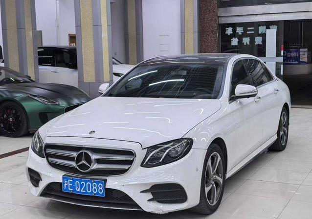 18万买奔驰E300L值吗？12万公里车况揭秘，你敢入手？
