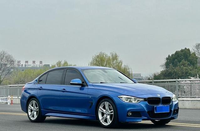 10万入手宝马3系，帅气操控爽翻天，值吗？