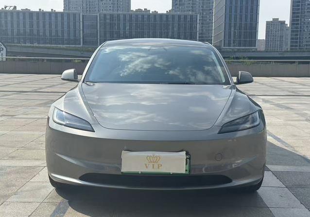 17.98万入手准新Model 3，1.9万公里省5万，真香还是有坑？