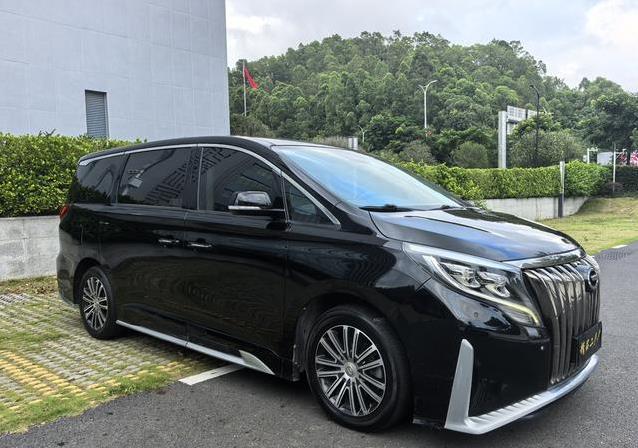 13万买二手传祺M8,空间大如客厅,商务家庭都想要?