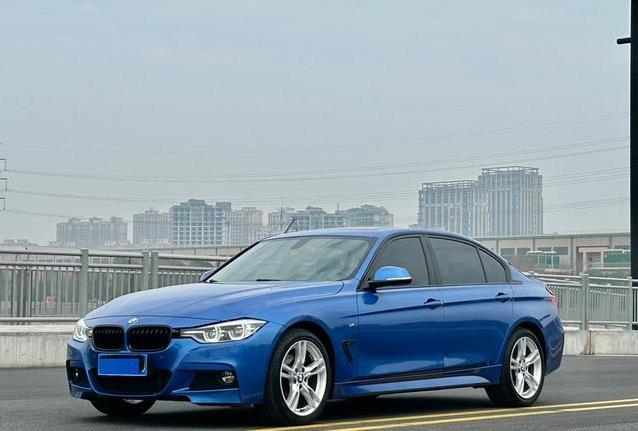 10万入手宝马3系，帅气操控爽翻天，值吗？