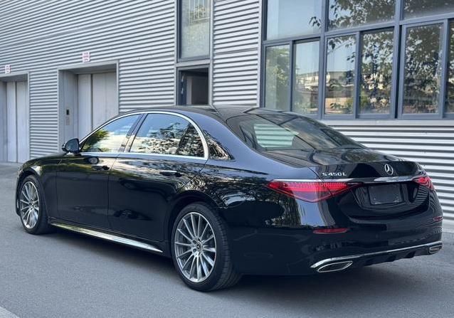 85.8万买奔驰S级，1.8万公里准新车，真值？